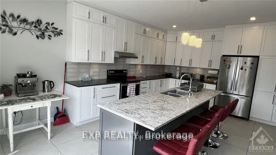Photo 7 of 43 Sweet Pea Way, Ottawa, Kanata - Kanata Lakes/Heritage Hills — HOMEH