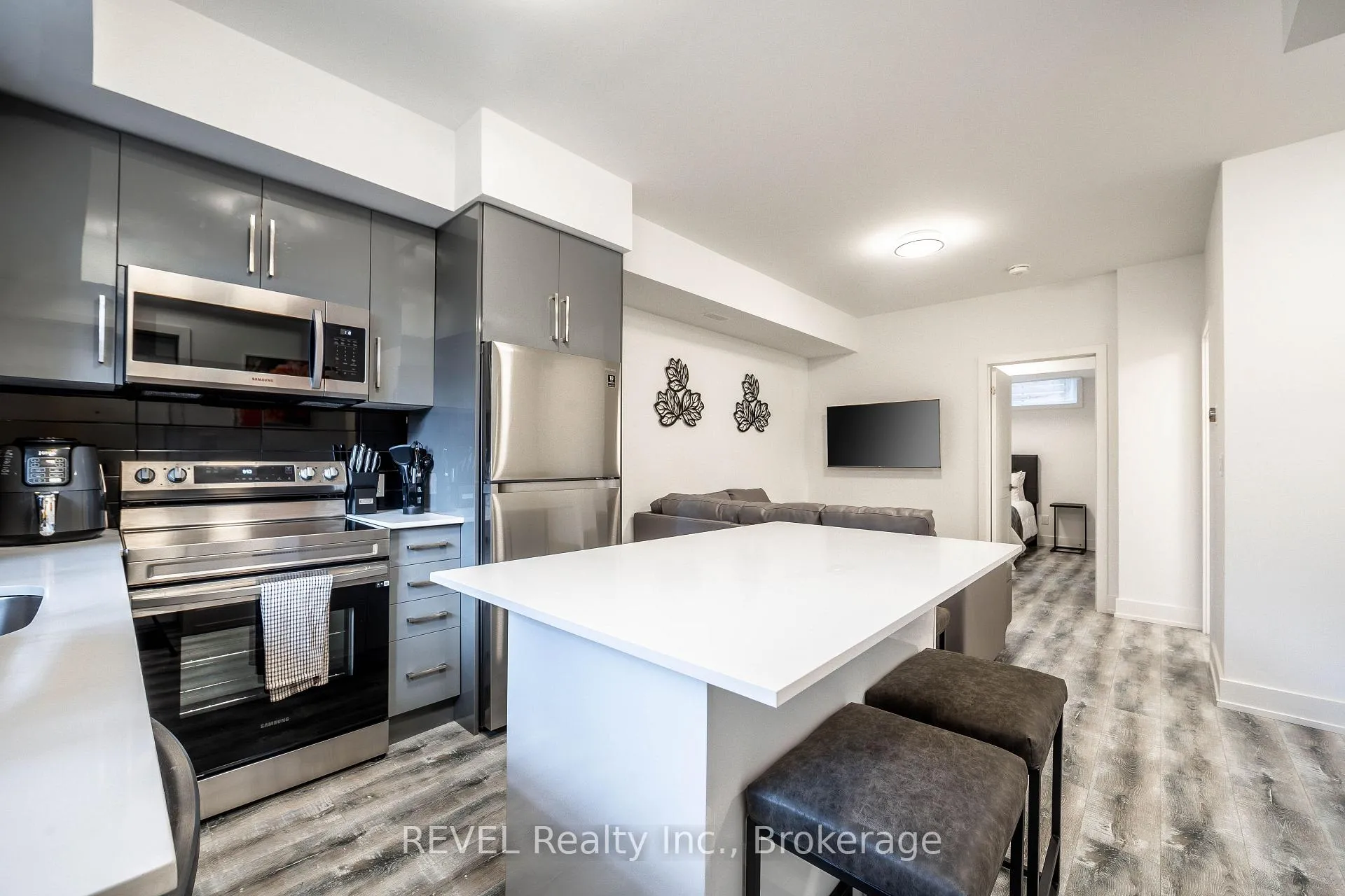 Photo 2 of Unit 114, 6065 Mcleod Road, Niagara Falls, Arad/Fallsview — HOMEH