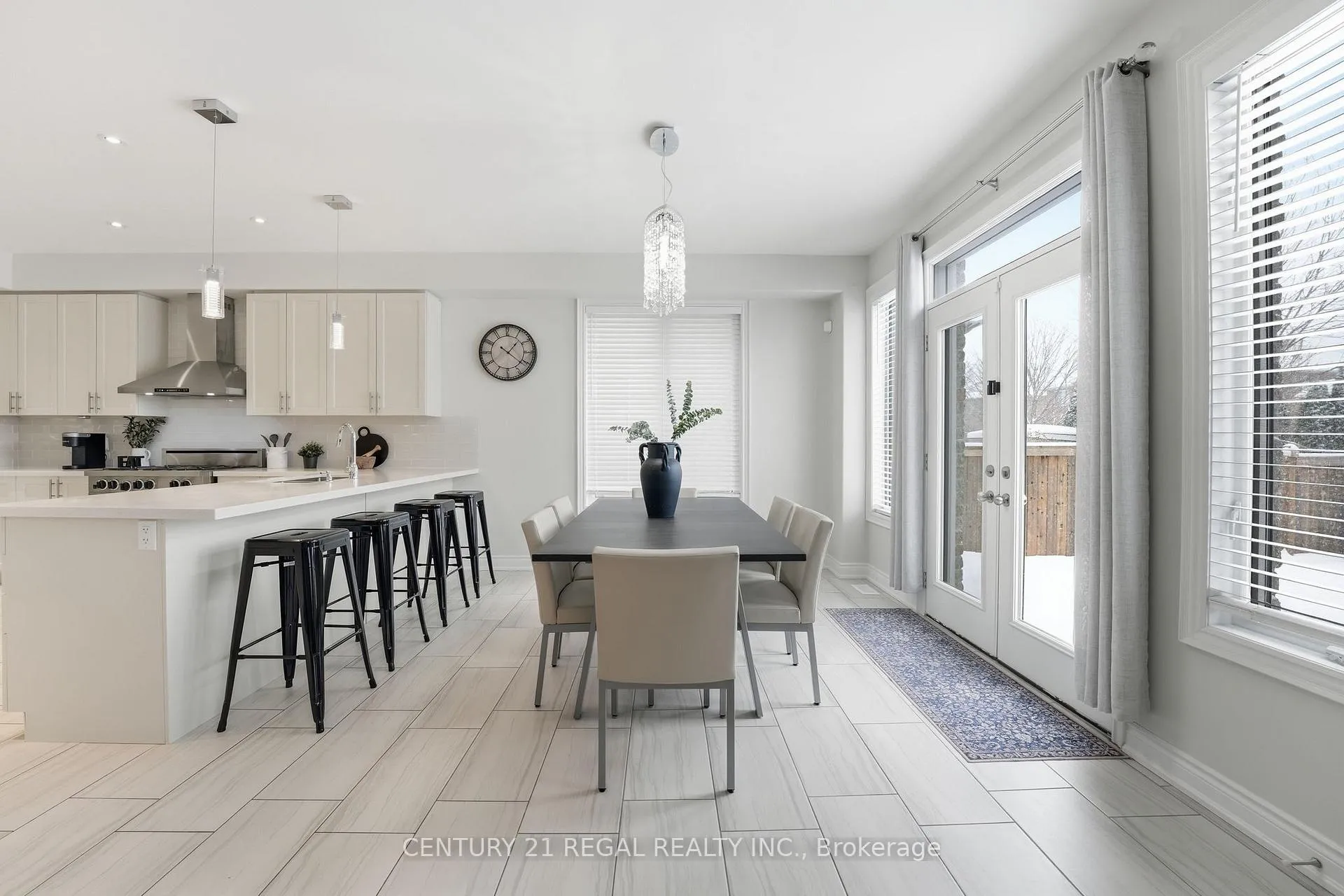 Photo 6 of 28 Tim Jacobs Drive, Georgina, Keswick South — HOMEH