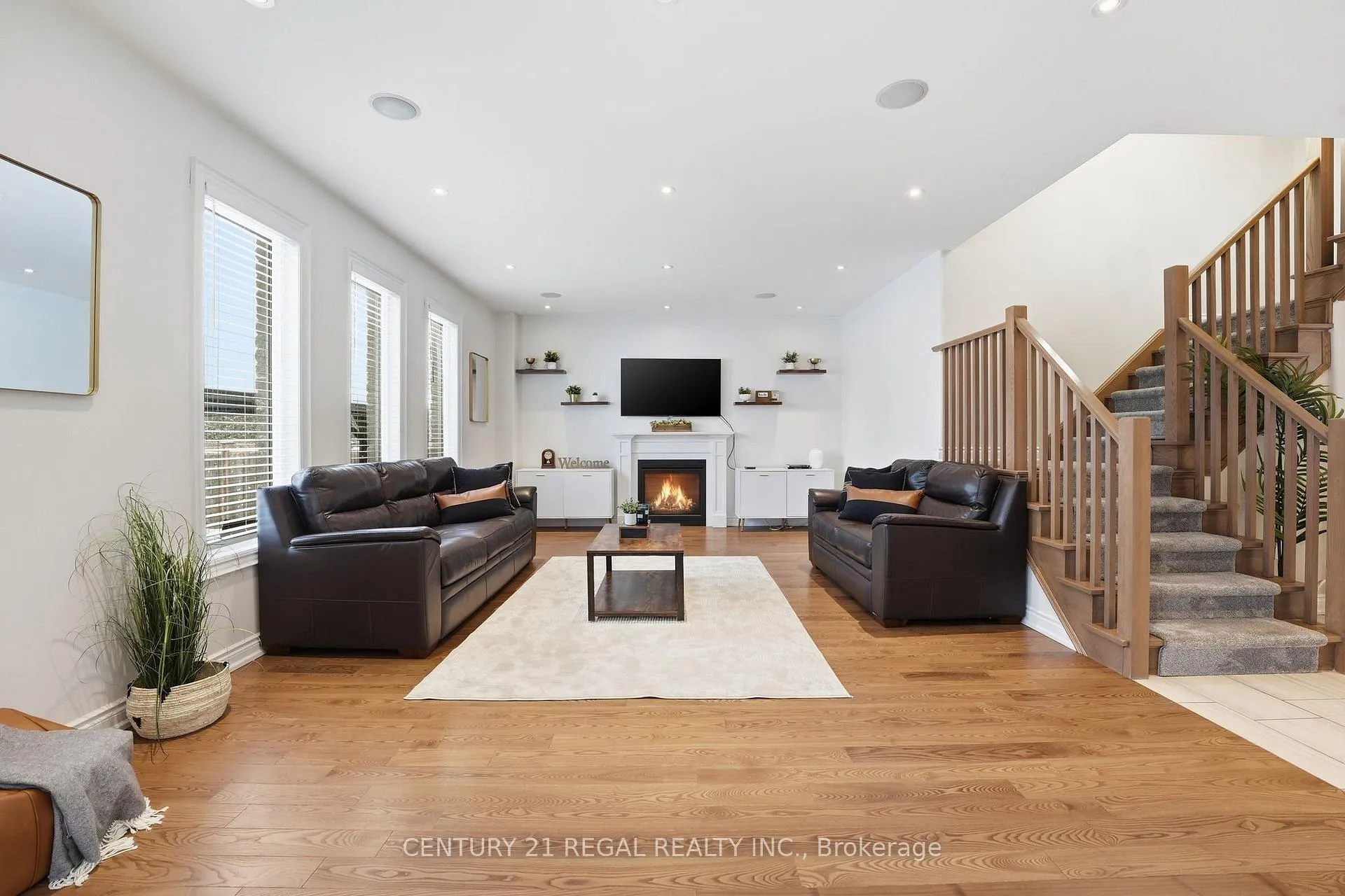 Photo 7 of 28 Tim Jacobs Drive, Georgina, Keswick South — HOMEH