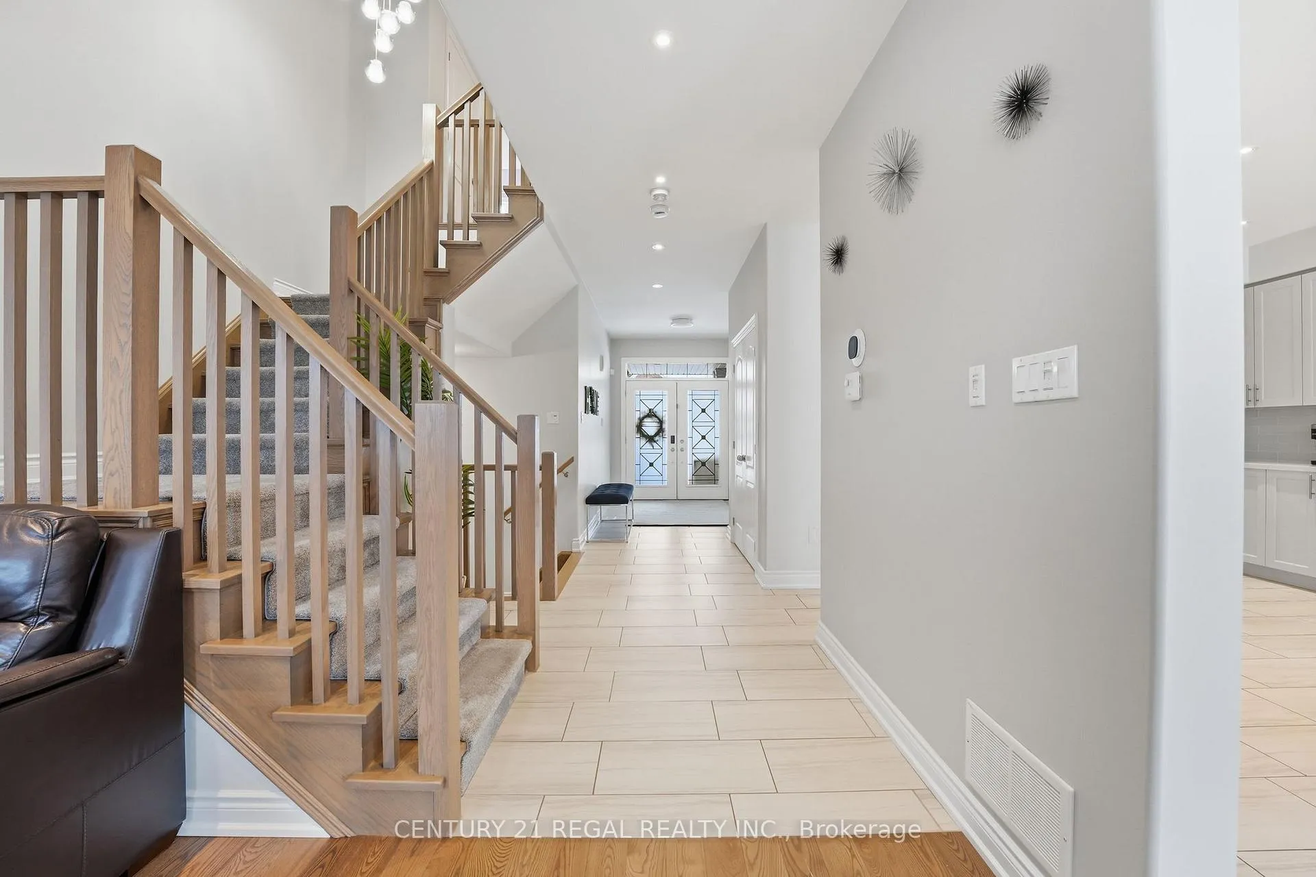 Photo 8 of 28 Tim Jacobs Drive, Georgina, Keswick South — HOMEH