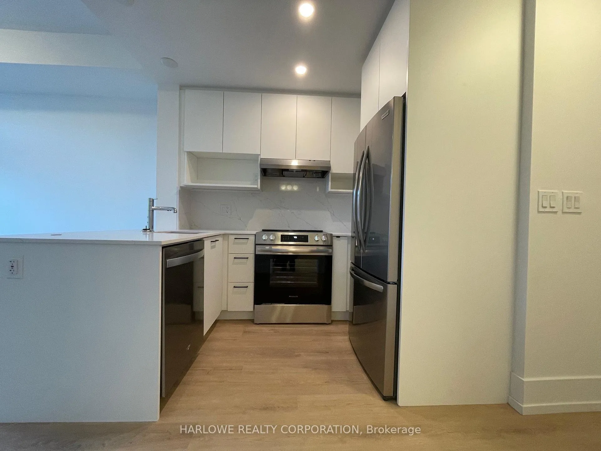 Photo 5 of Unit 908, 206 King Street W, Hamilton, Central — HOMEH