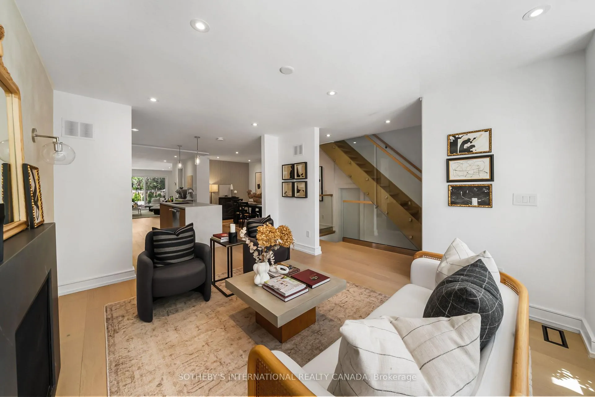 Photo 2 of 138 Airdrie Road, Toronto, Leaside — HOMEH