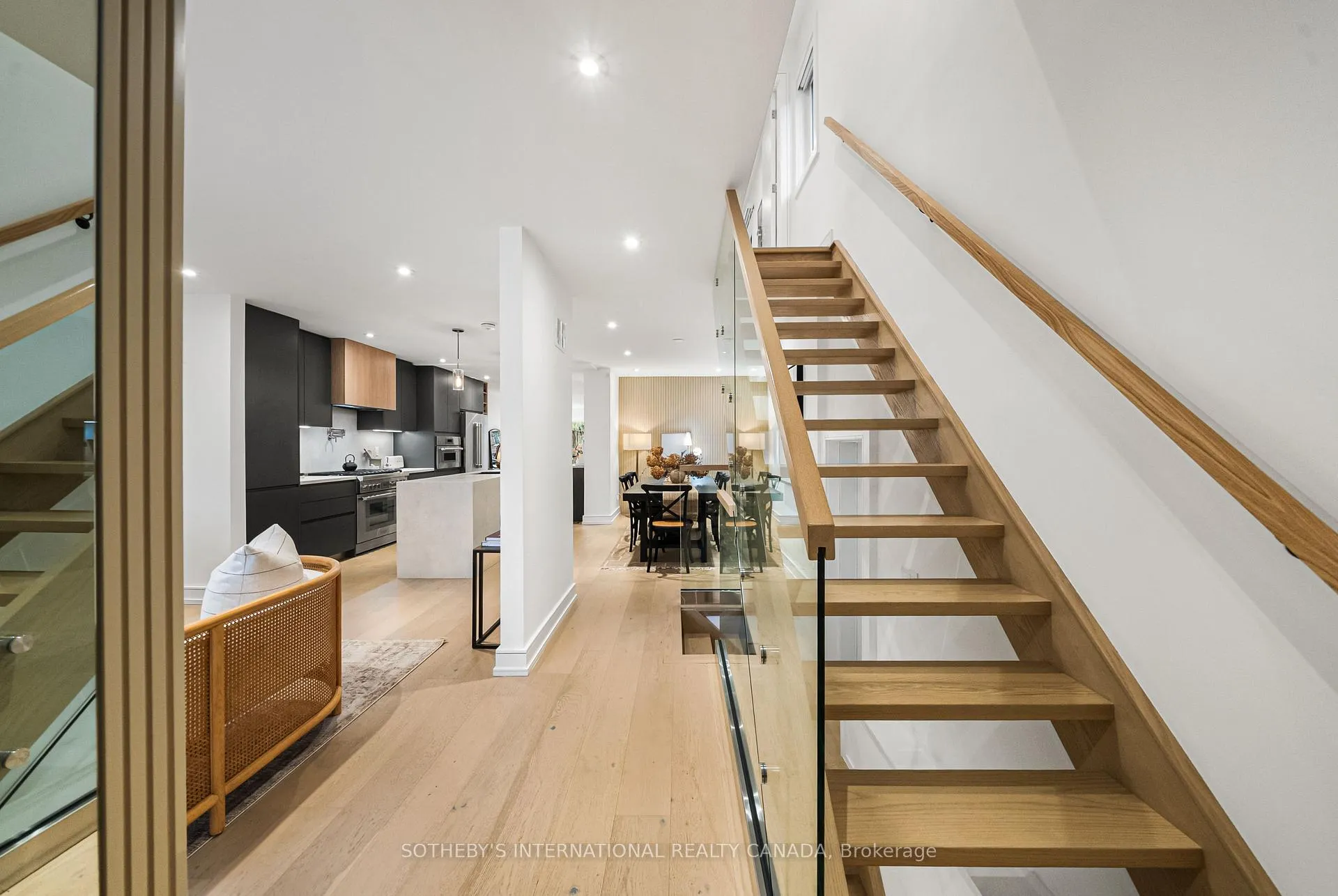 Photo 17 of 138 Airdrie Road, Toronto, Leaside — HOMEH