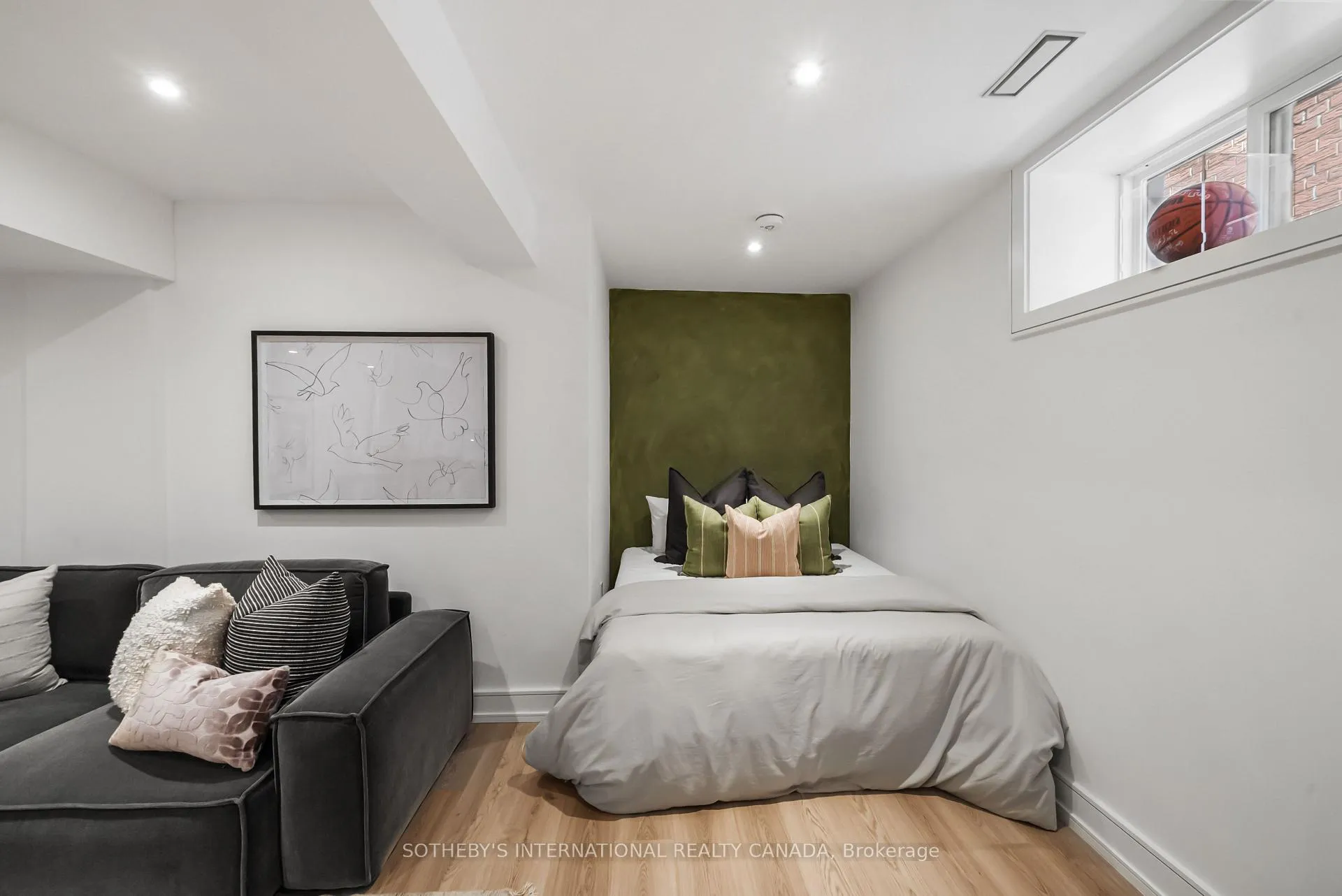 Photo 33 of 138 Airdrie Road, Toronto, Leaside — HOMEH