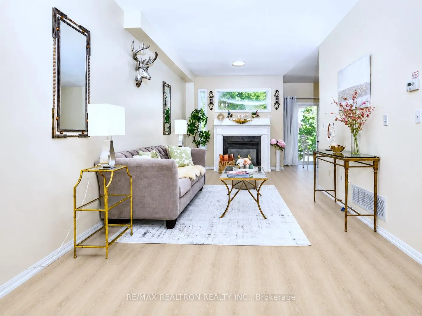 Photo 4 of 11 Zermatt Way, Markham, Unionville — HOMEH