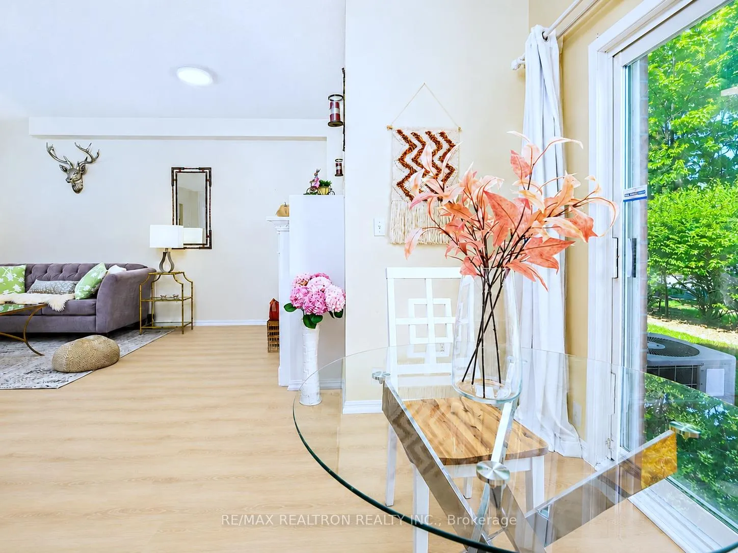 Photo 9 of 11 Zermatt Way, Markham, Unionville — HOMEH