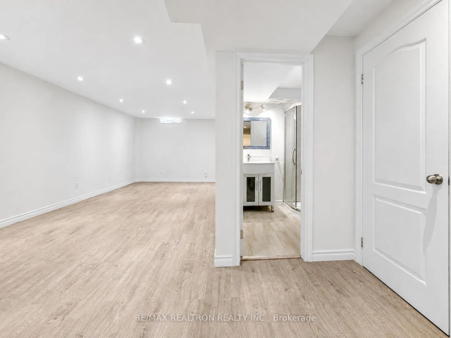 Photo 22 of 11 Zermatt Way, Markham, Unionville — HOMEH
