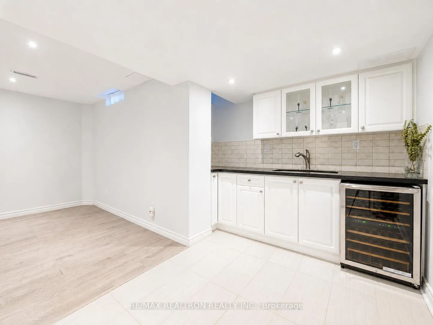 Photo 42 of 11 Zermatt Way, Markham, Unionville — HOMEH