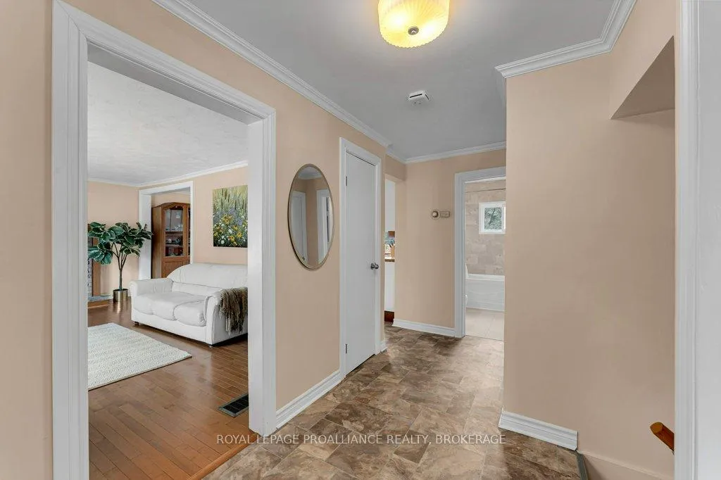 Photo 5 of 67 Mowat Avenue, Kingston, Central City West — HOMEH