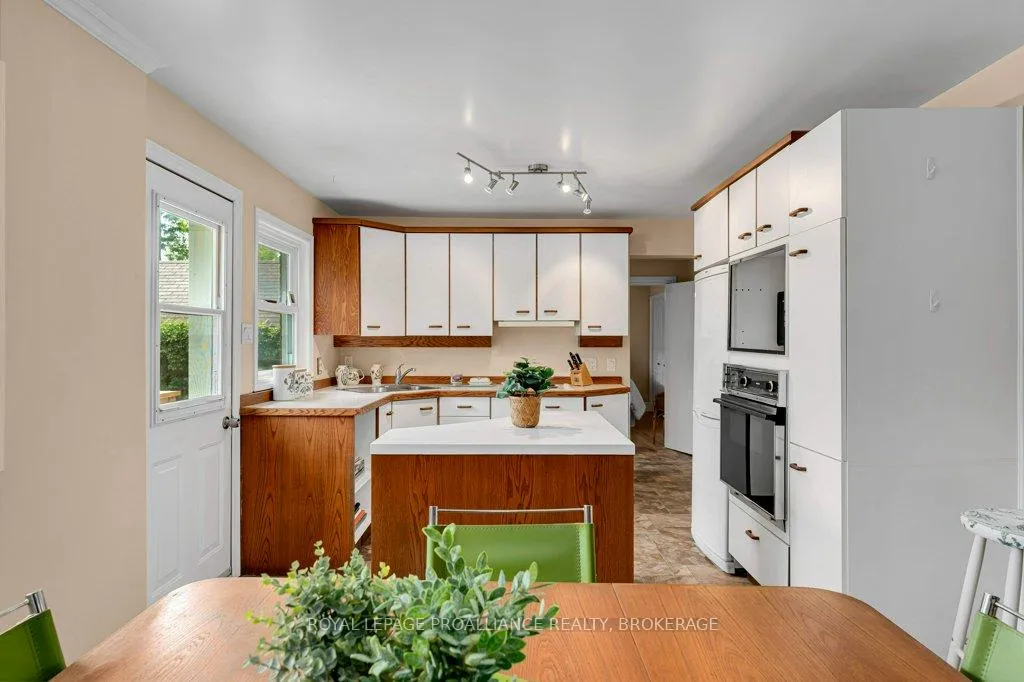 Photo 13 of 67 Mowat Avenue, Kingston, Central City West — HOMEH