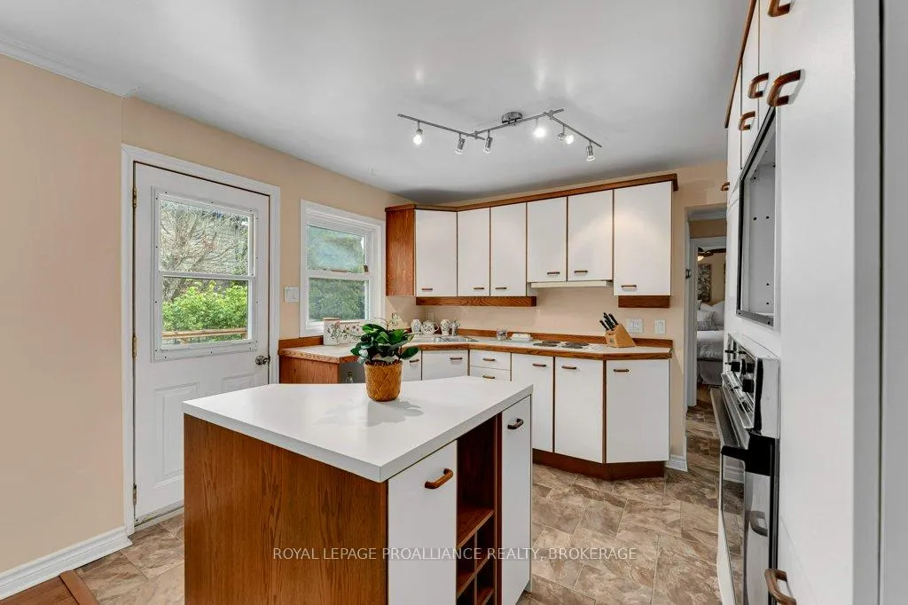 Photo 14 of 67 Mowat Avenue, Kingston, Central City West — HOMEH