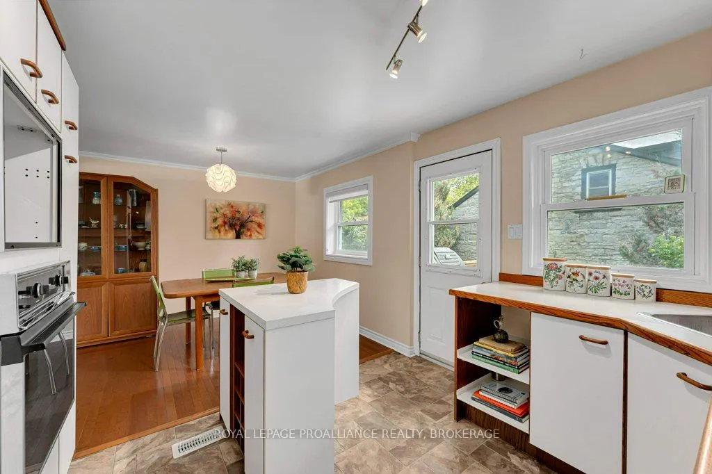 Photo 15 of 67 Mowat Avenue, Kingston, Central City West — HOMEH