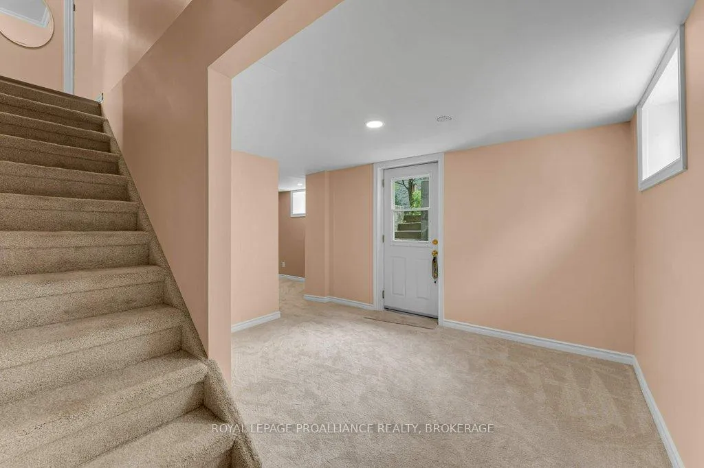 Photo 23 of 67 Mowat Avenue, Kingston, Central City West — HOMEH