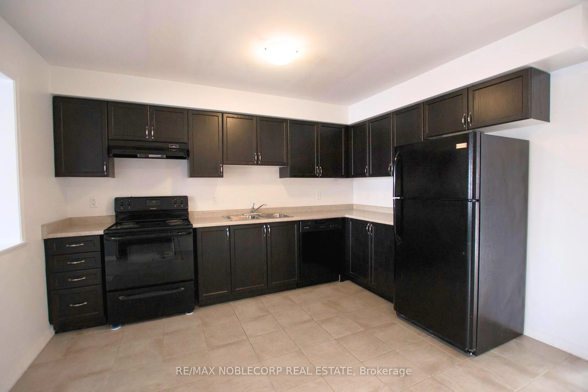 Photo 4 of 1287 Coleman Crescent, Innisfil, Alcona — HOMEH