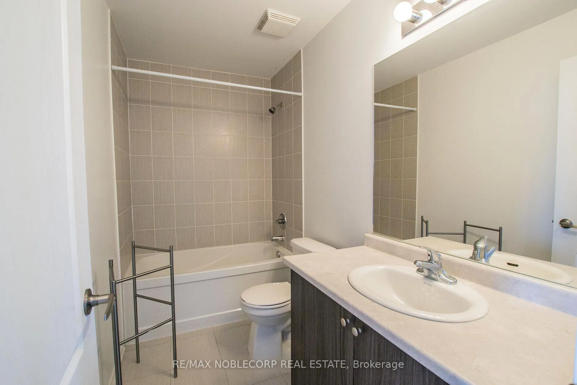 Photo 17 of 1287 Coleman Crescent, Innisfil, Alcona — HOMEH