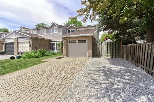 Photo 4 of 64 Durie Lane, Markham, Aileen-Willowbrook — HOMEH