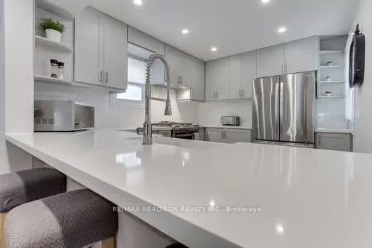 Photo 8 of 64 Durie Lane, Markham, Aileen-Willowbrook — HOMEH