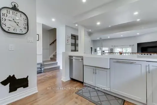 Photo 13 of 64 Durie Lane, Markham, Aileen-Willowbrook — HOMEH