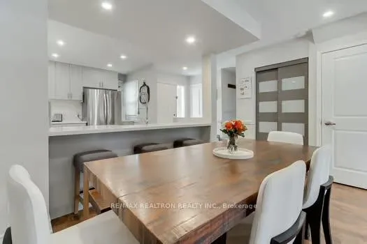 Photo 16 of 64 Durie Lane, Markham, Aileen-Willowbrook — HOMEH