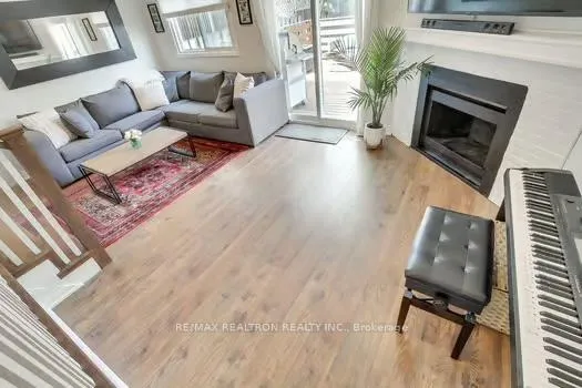 Photo 18 of 64 Durie Lane, Markham, Aileen-Willowbrook — HOMEH