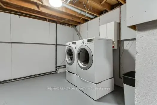 Photo 38 of 64 Durie Lane, Markham, Aileen-Willowbrook — HOMEH