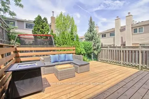 Photo 44 of 64 Durie Lane, Markham, Aileen-Willowbrook — HOMEH