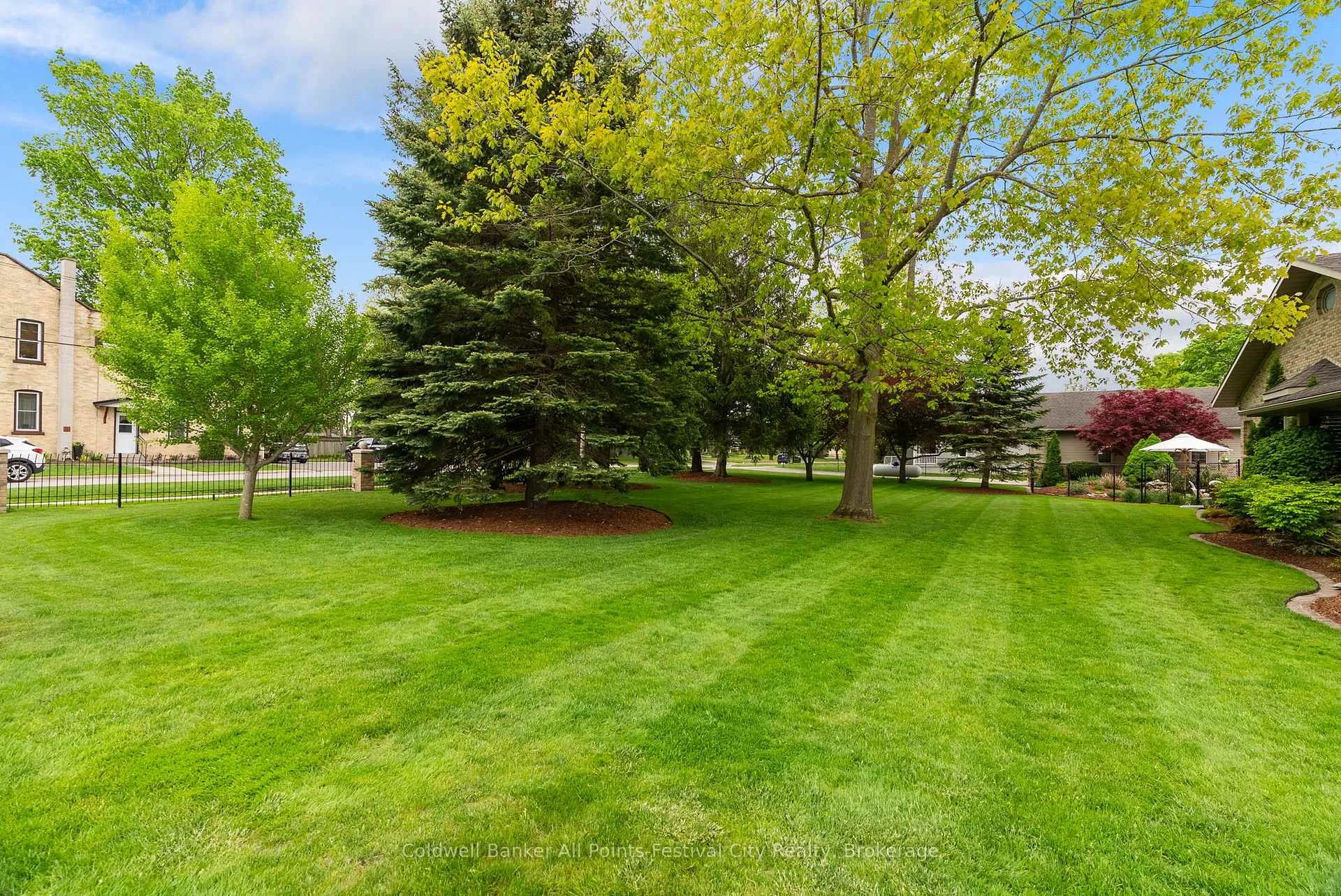 Photo 43 of 259 Dinsley Street, North Huron, Blyth — HOMEH