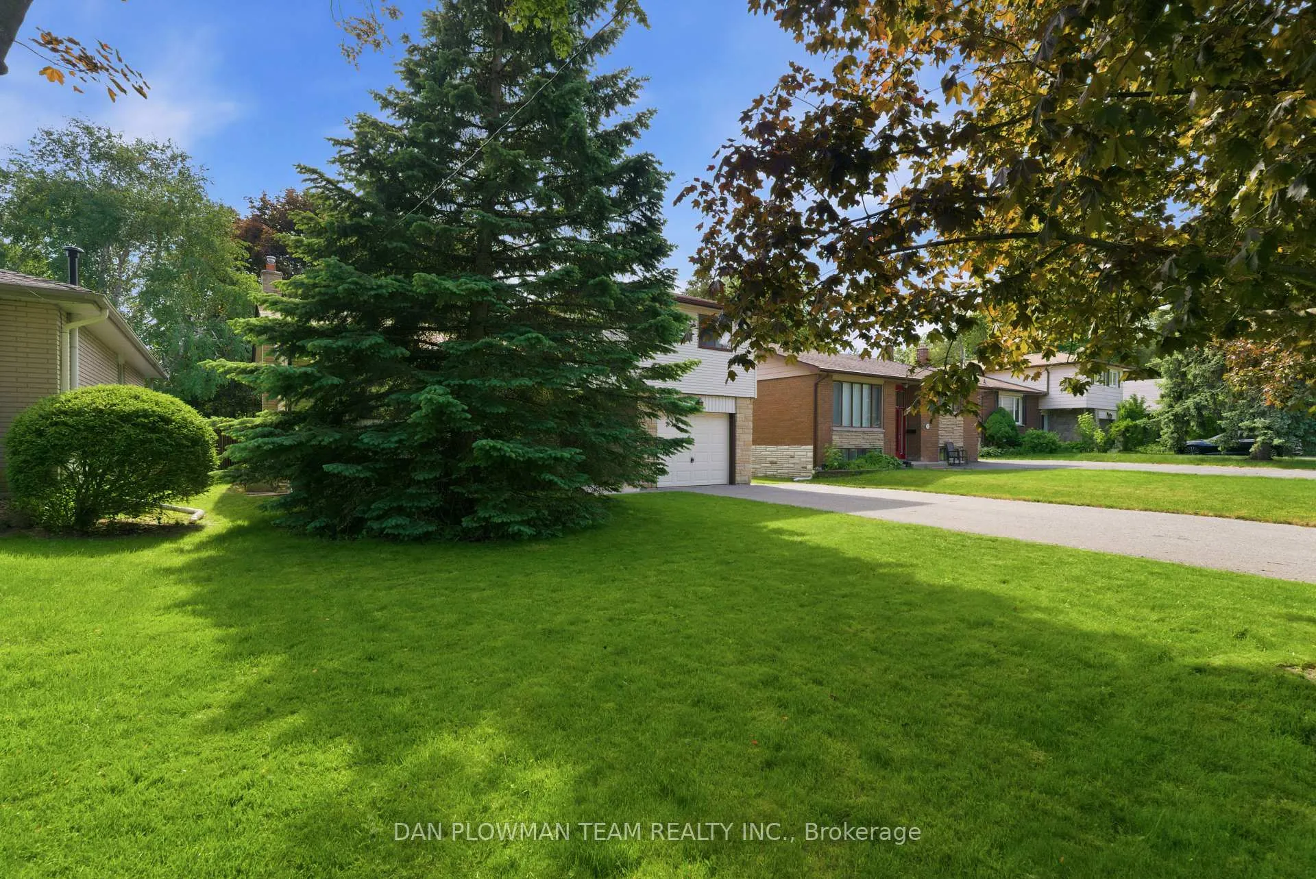 Photo 3 of 410 Dianne Drive, Oshawa, Donevan — HOMEH