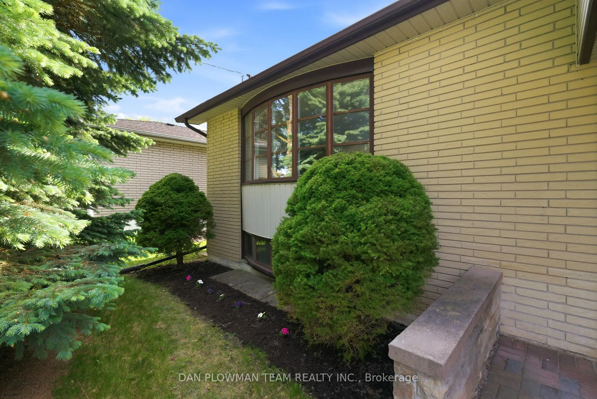 Photo 4 of 410 Dianne Drive, Oshawa, Donevan — HOMEH