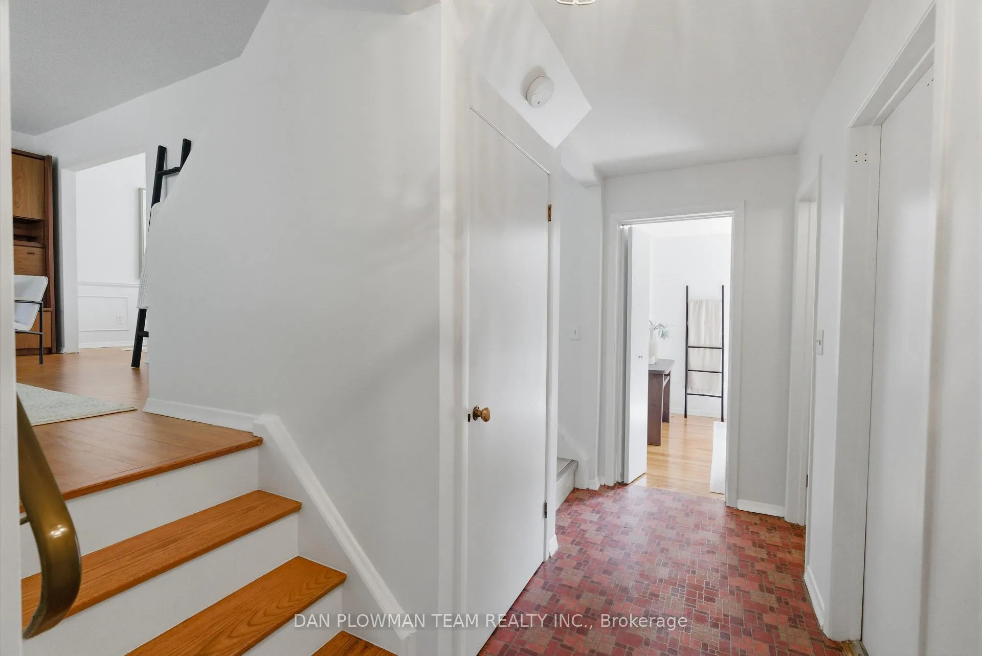 Photo 8 of 410 Dianne Drive, Oshawa, Donevan — HOMEH