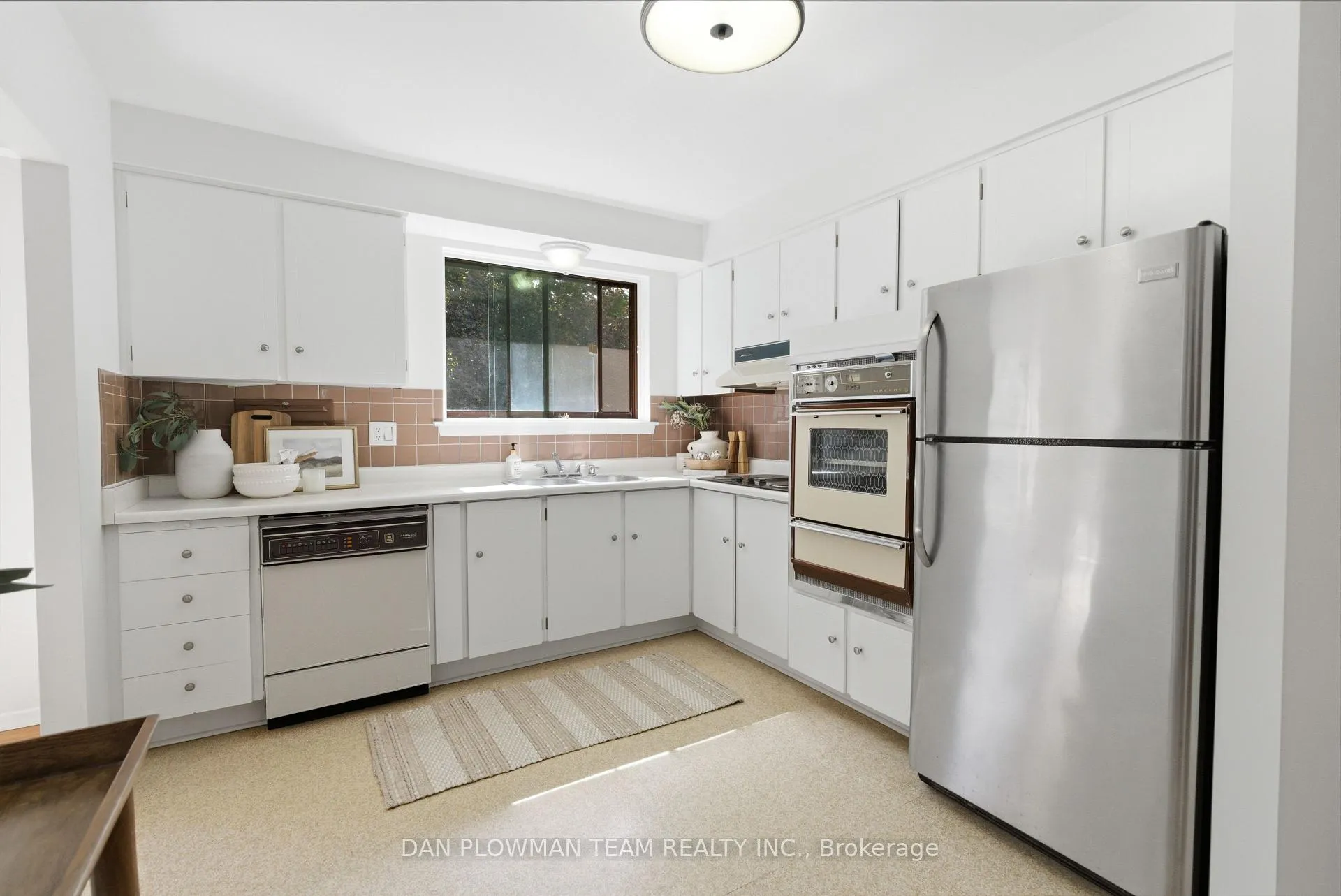 Photo 17 of 410 Dianne Drive, Oshawa, Donevan — HOMEH