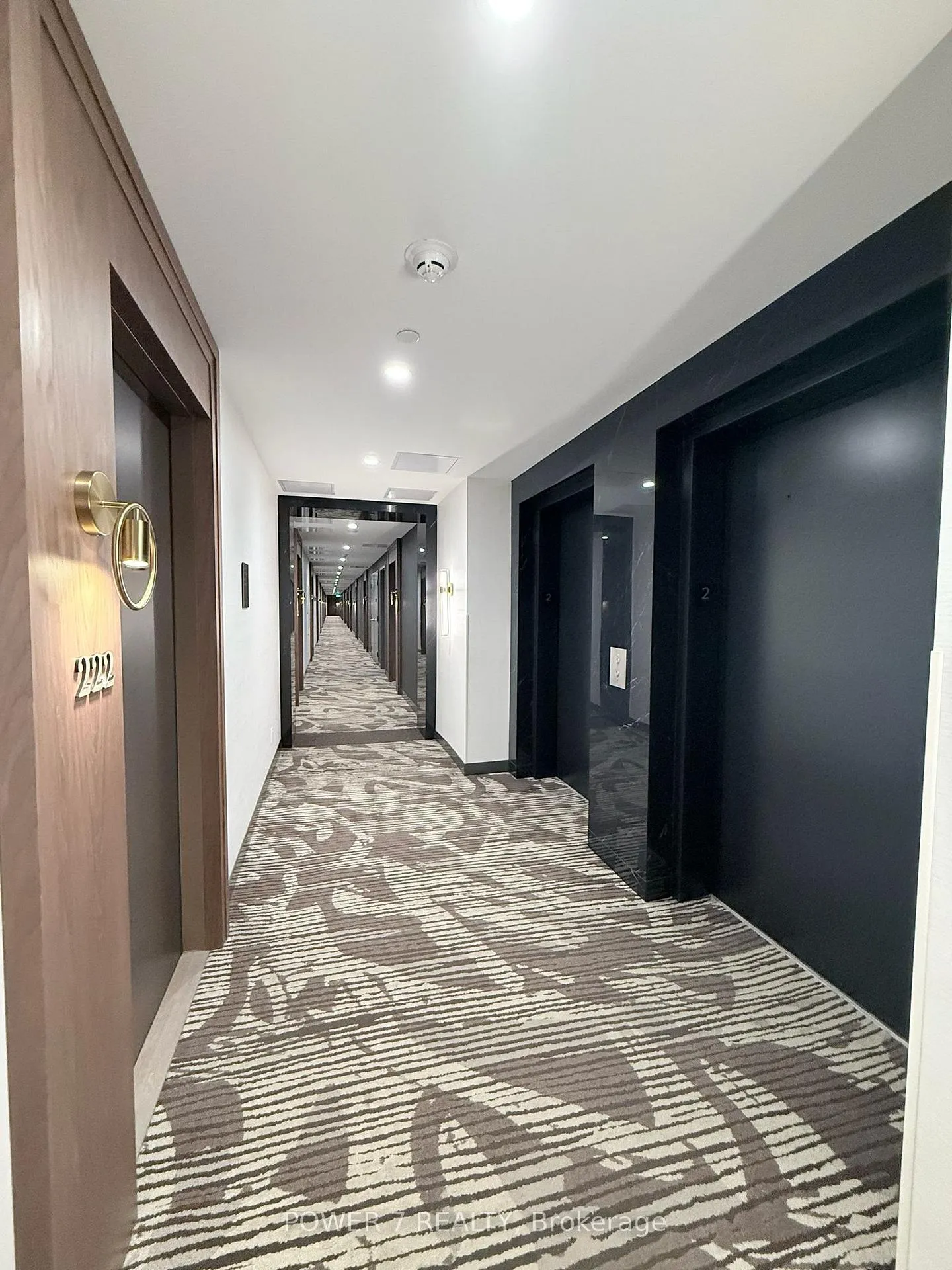 Photo 2 of Unit 222, 6 Greenbriar Road, North York, Bayview Village — HOMEH