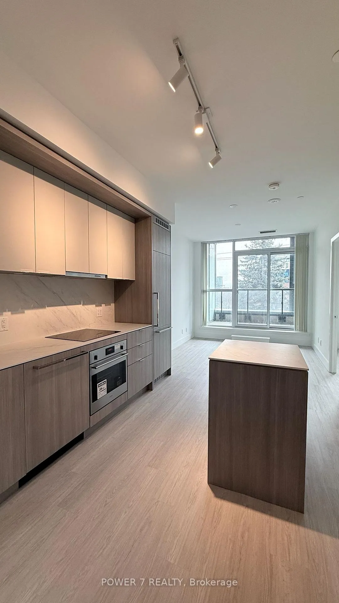 Photo 8 of Unit 222, 6 Greenbriar Road, North York, Bayview Village — HOMEH