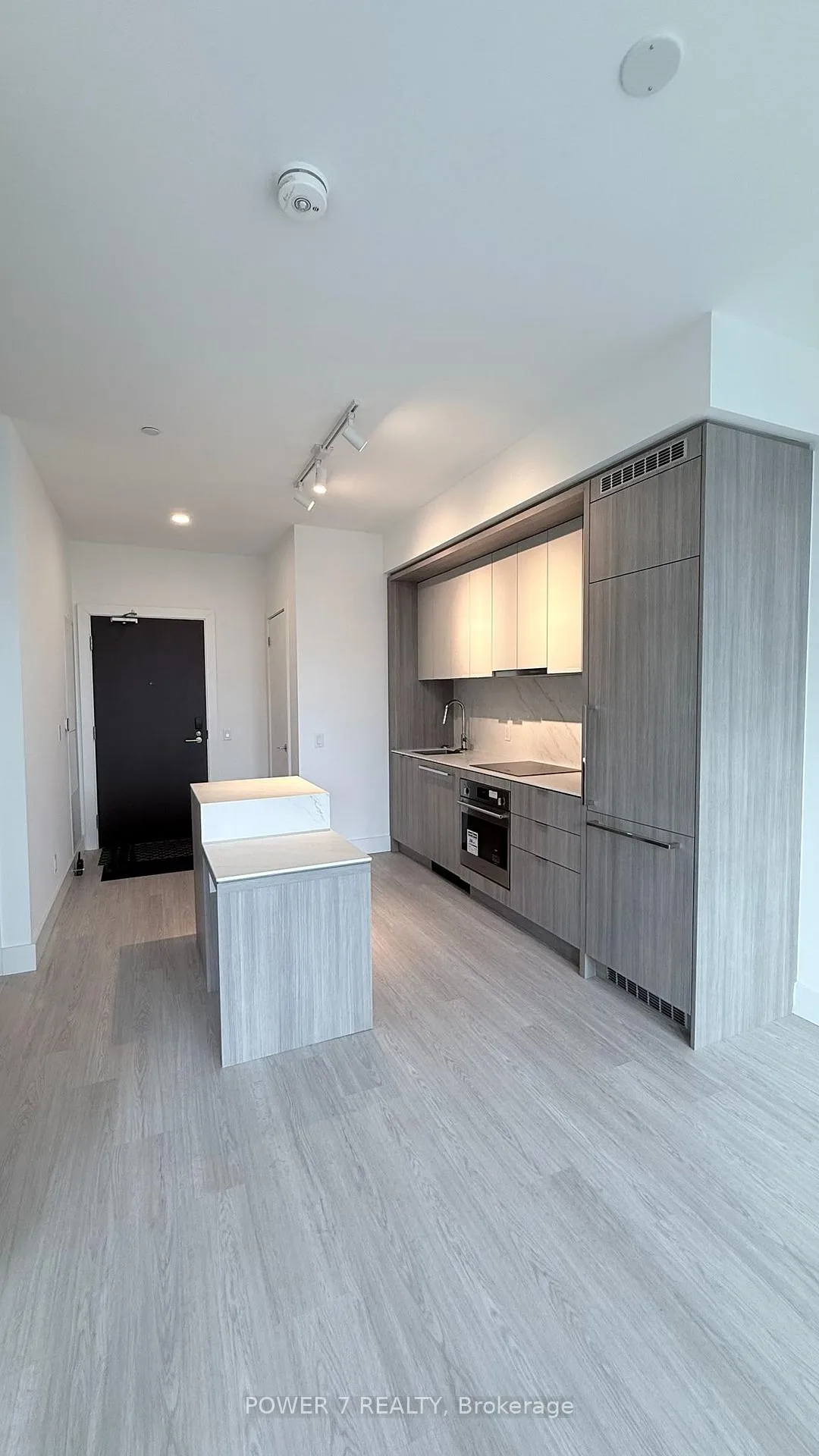 Photo 9 of Unit 222, 6 Greenbriar Road, North York, Bayview Village — HOMEH