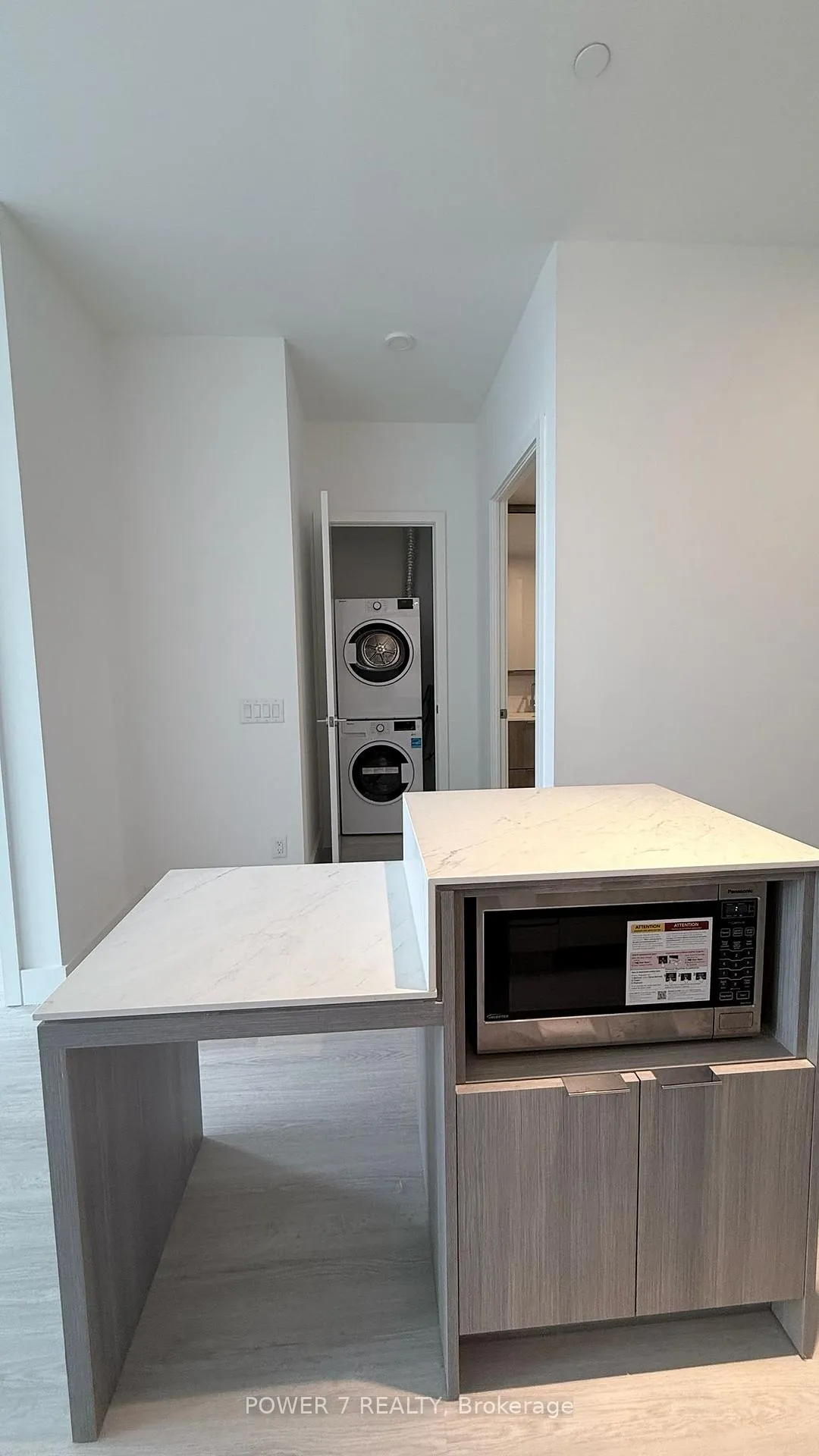 Photo 11 of Unit 222, 6 Greenbriar Road, North York, Bayview Village — HOMEH