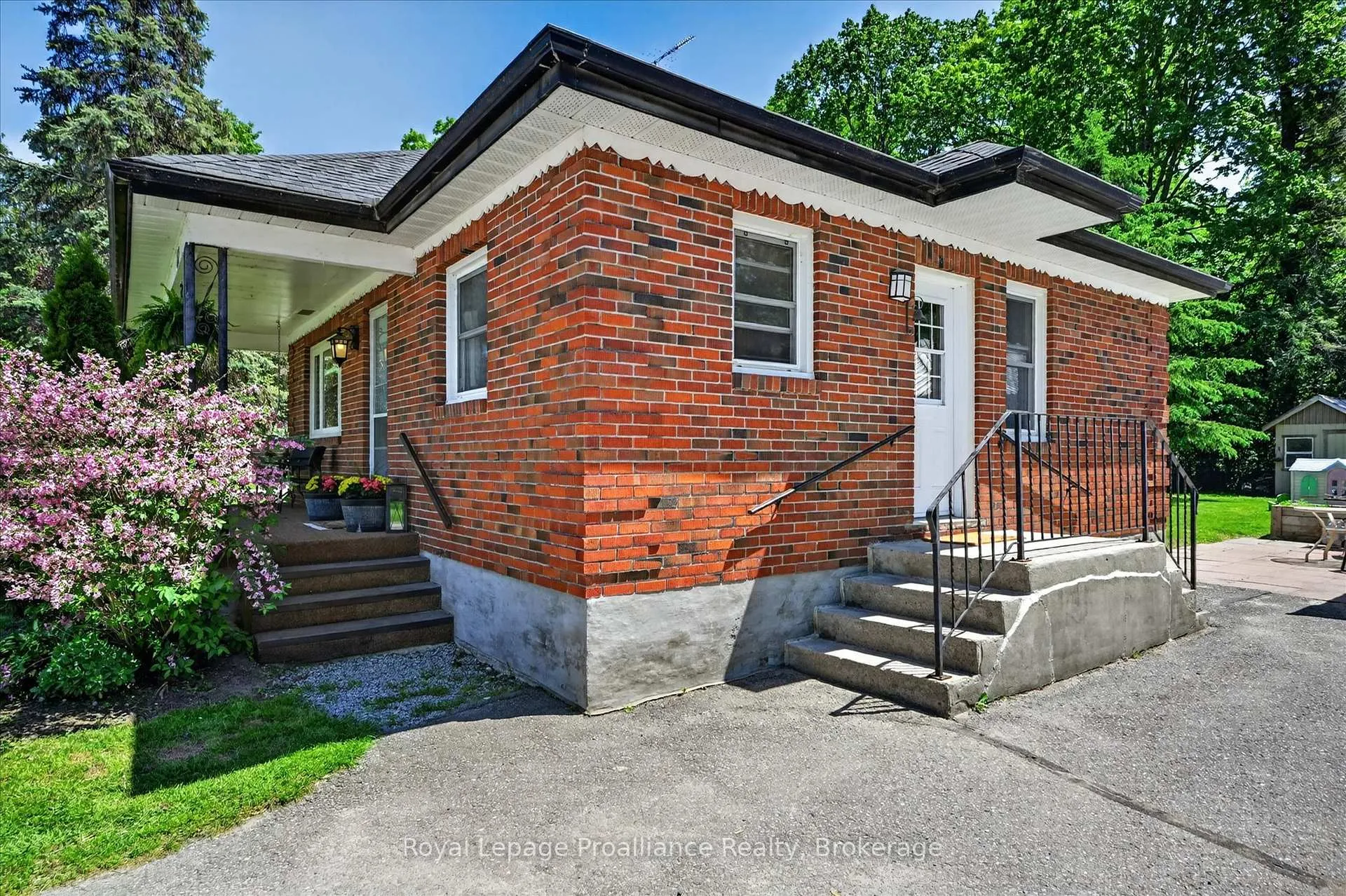 Photo 3 of 862 South Street, Douro-Dummer — HOMEH