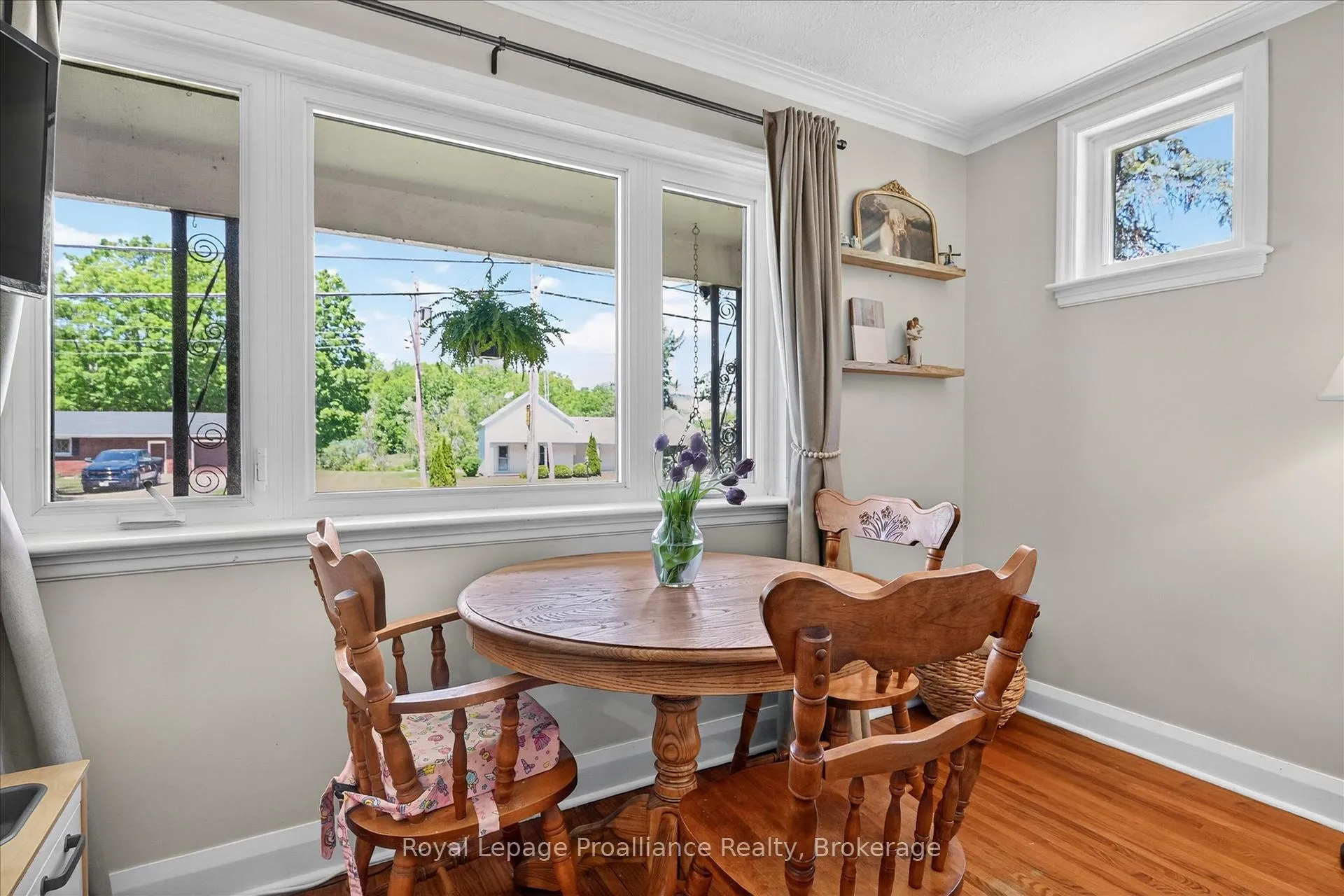 Photo 6 of 862 South Street, Douro-Dummer — HOMEH