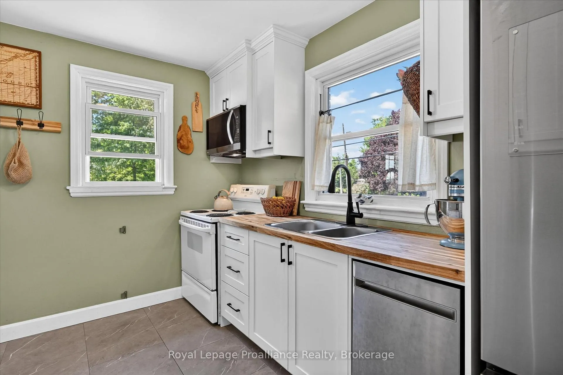 Photo 10 of 862 South Street, Douro-Dummer — HOMEH