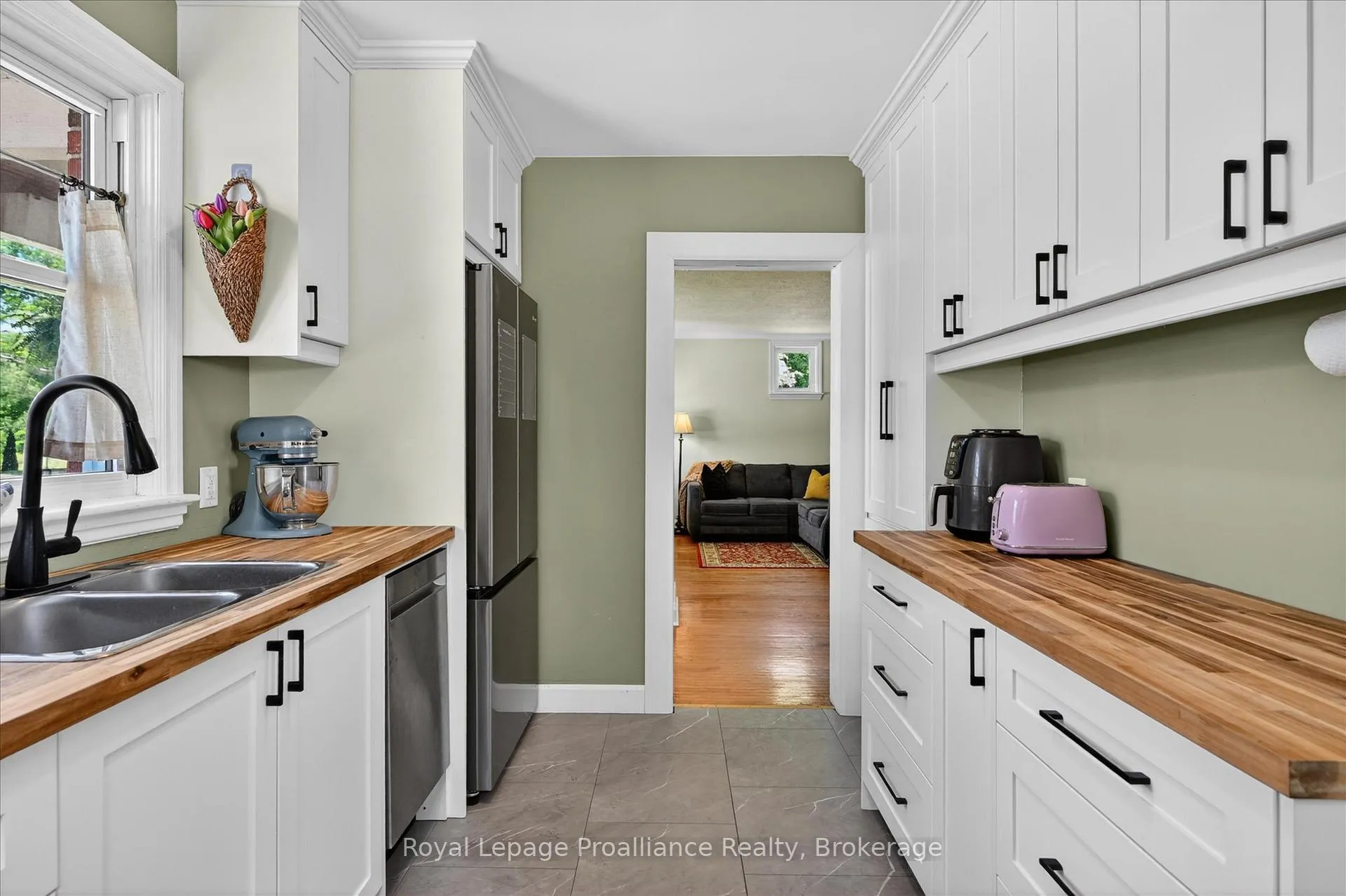 Photo 12 of 862 South Street, Douro-Dummer — HOMEH