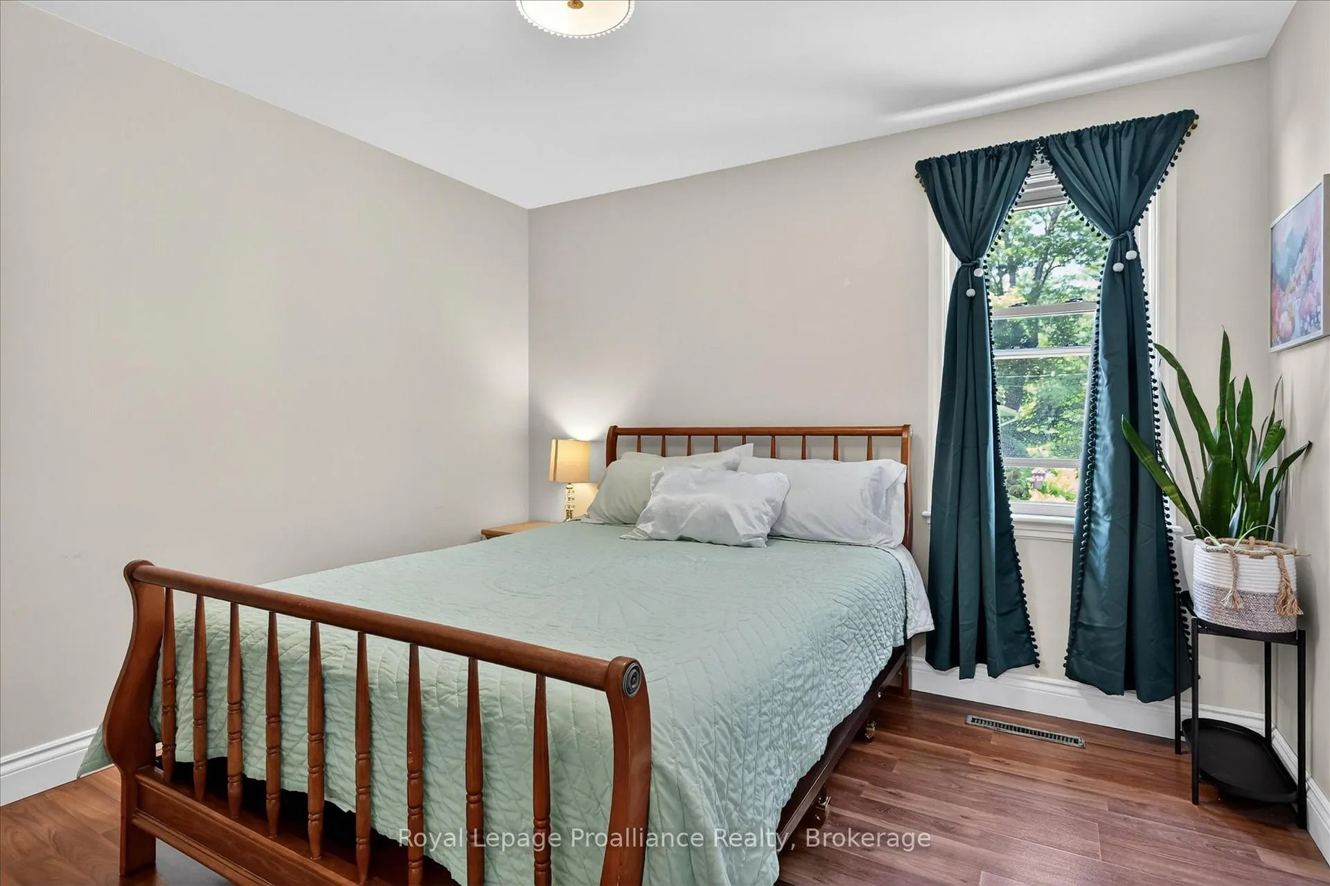 Photo 13 of 862 South Street, Douro-Dummer — HOMEH