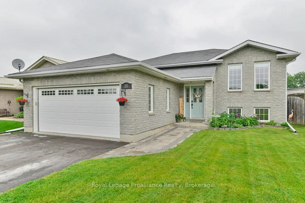 Photo 3 of 35 Ridgeview Lane, Quinte West, Sidney Ward — HOMEH