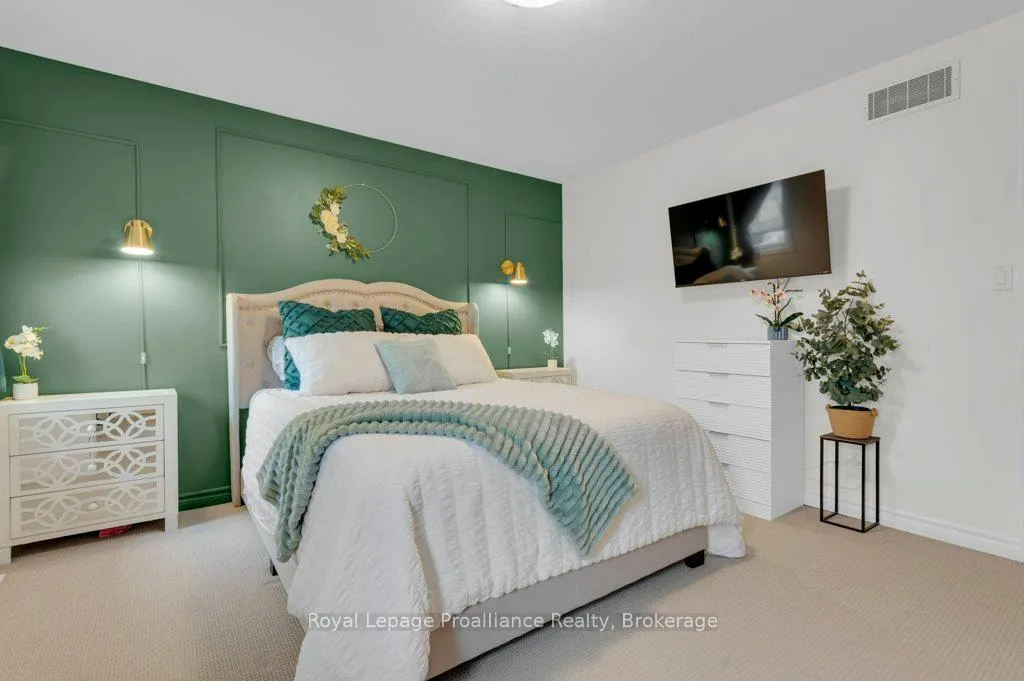 Photo 22 of 35 Ridgeview Lane, Quinte West, Sidney Ward — HOMEH