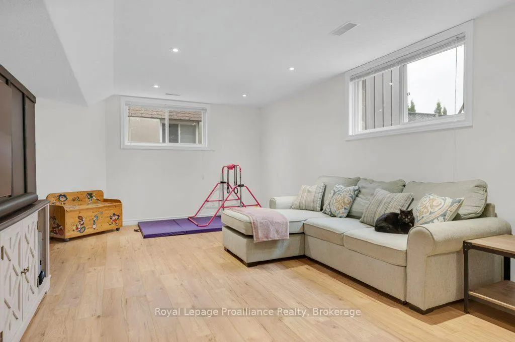 Photo 27 of 35 Ridgeview Lane, Quinte West, Sidney Ward — HOMEH