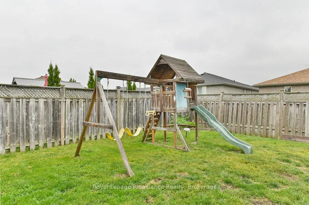Photo 34 of 35 Ridgeview Lane, Quinte West, Sidney Ward — HOMEH