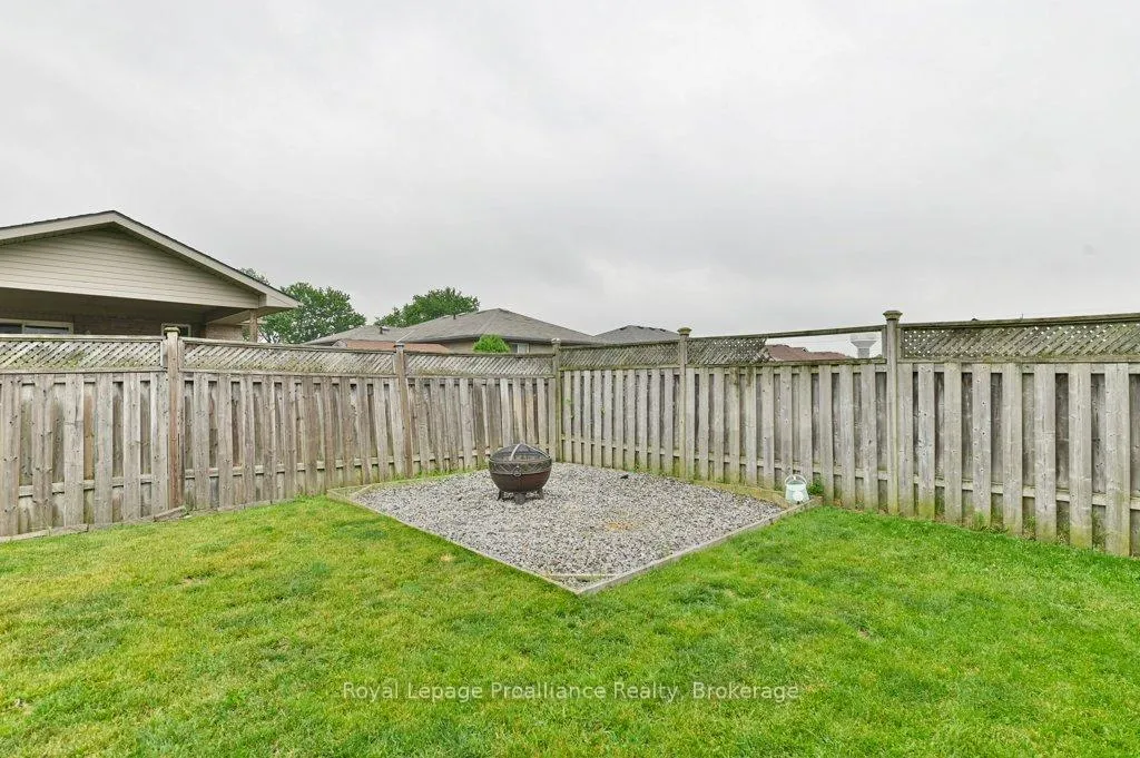 Photo 35 of 35 Ridgeview Lane, Quinte West, Sidney Ward — HOMEH