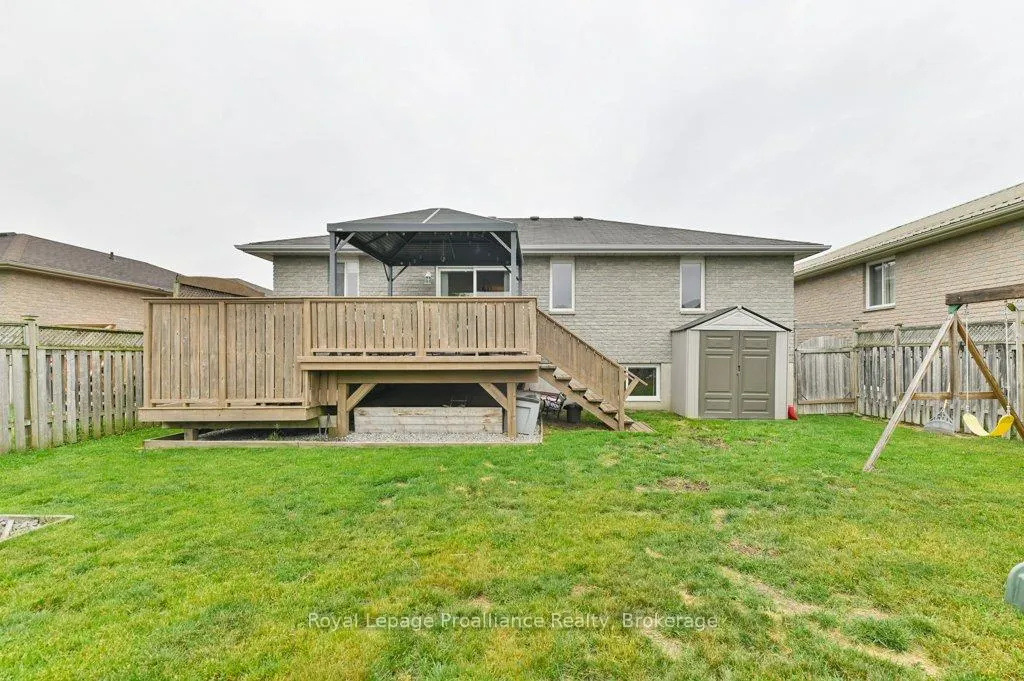 Photo 36 of 35 Ridgeview Lane, Quinte West, Sidney Ward — HOMEH
