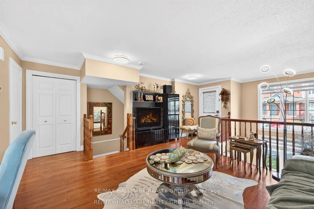 Photo 5 of 82 Briston Private, Ottawa, Hunt Club Park — HOMEH