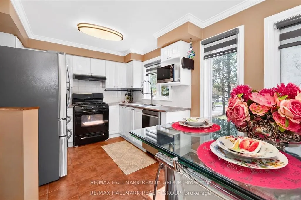 Photo 14 of 82 Briston Private, Ottawa, Hunt Club Park — HOMEH