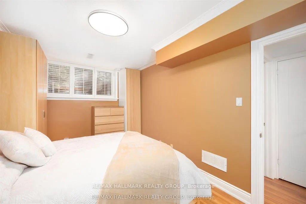 Photo 28 of 82 Briston Private, Ottawa, Hunt Club Park — HOMEH
